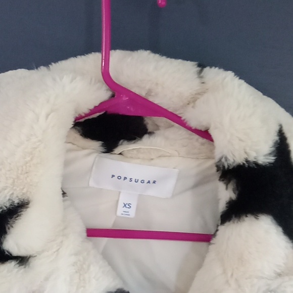 - Euc Pop Sugar fluffy cropped cream color black stars coat XS - Picture 2 of 7